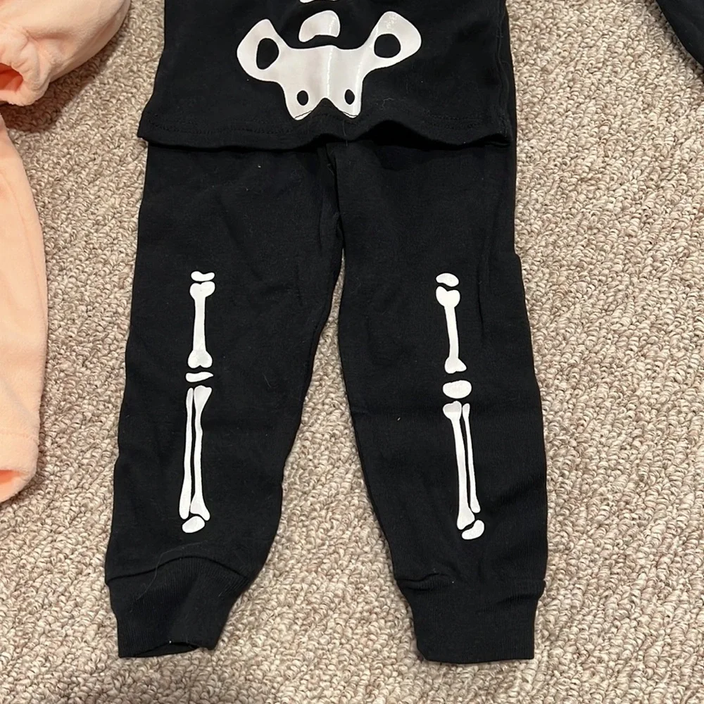 Halloween costume / pajama set, size 6-9 months, EUC! Puppy dog, skeleton! - Picture 4 of 4